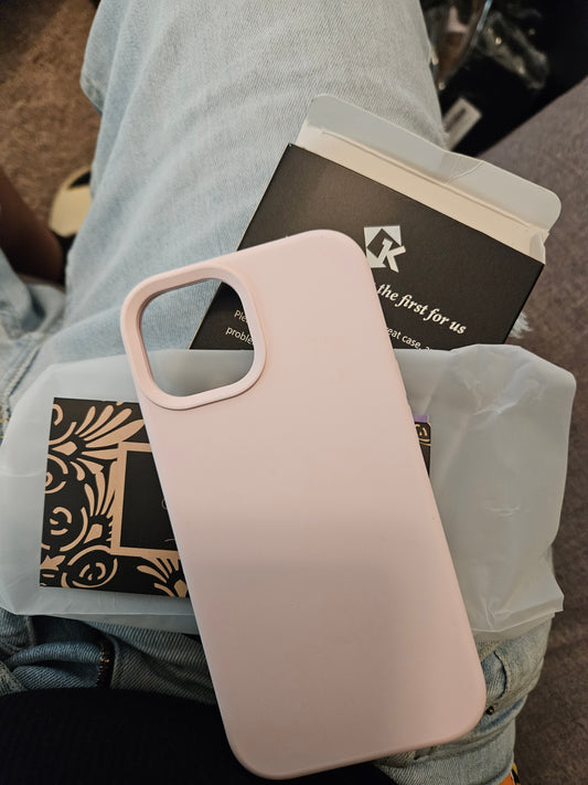 Iphone 15 pro chalk pink case
